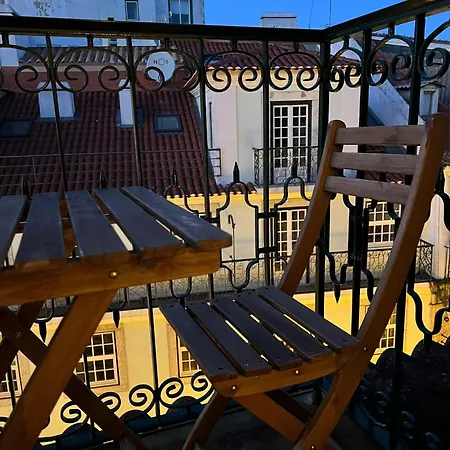 Rum i privatbostad Com Vista E Varanda O Centro De Lisboa